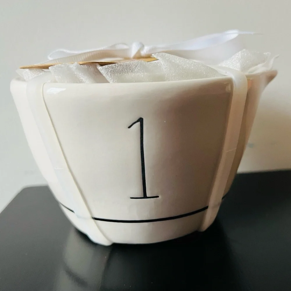 Rae Dunn x Peanuts Snoopy Measuring Cups